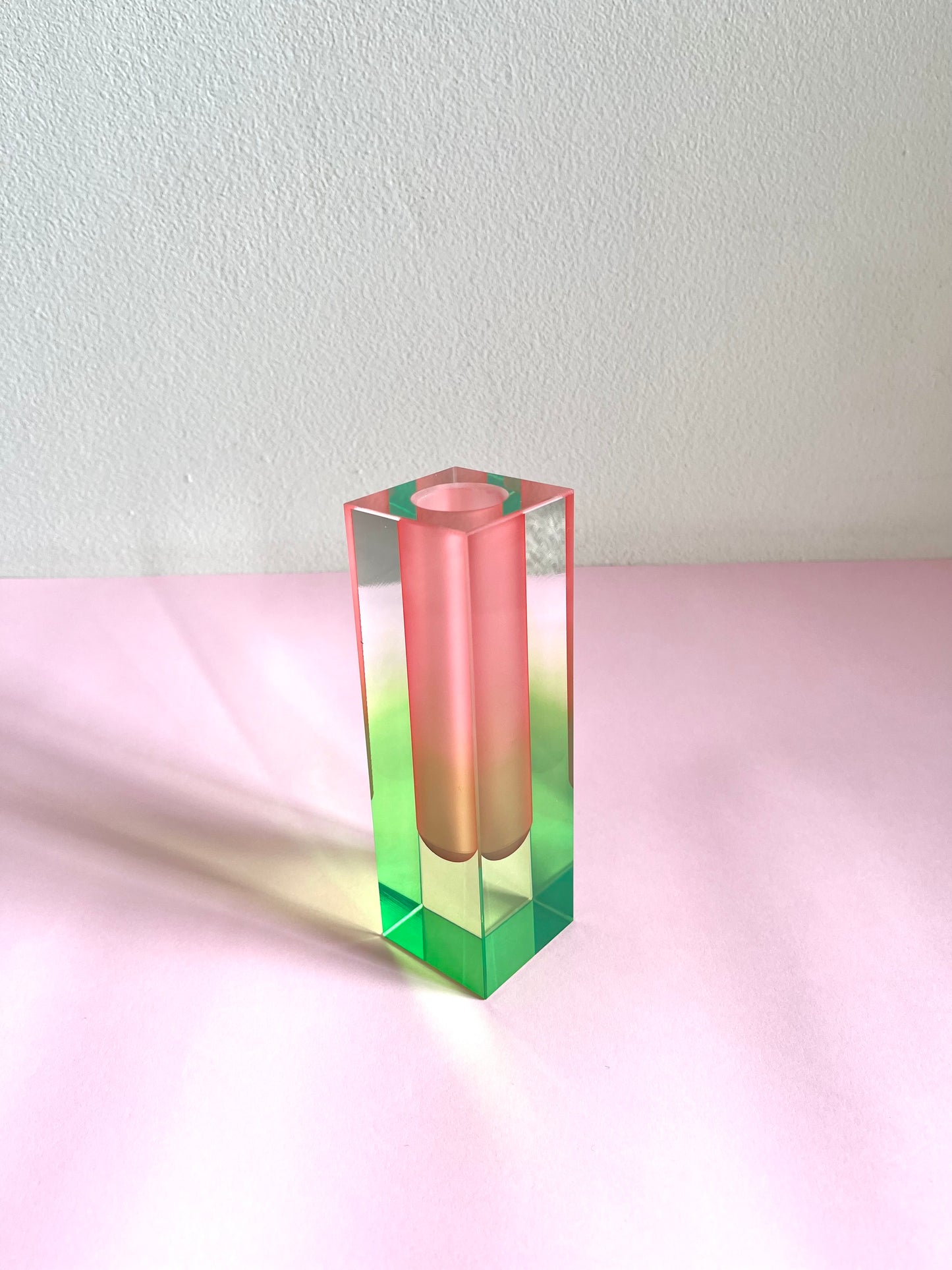 ACRYLIC FLOWER GREEN/PINK VASE