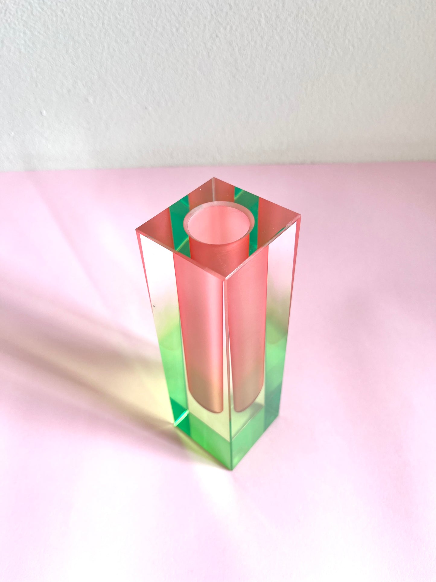 ACRYLIC FLOWER GREEN/PINK VASE