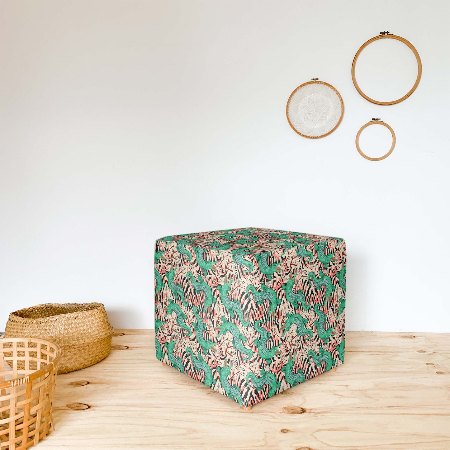 BAZAAR MAXIMA GATOR CUBE OTTOMAN