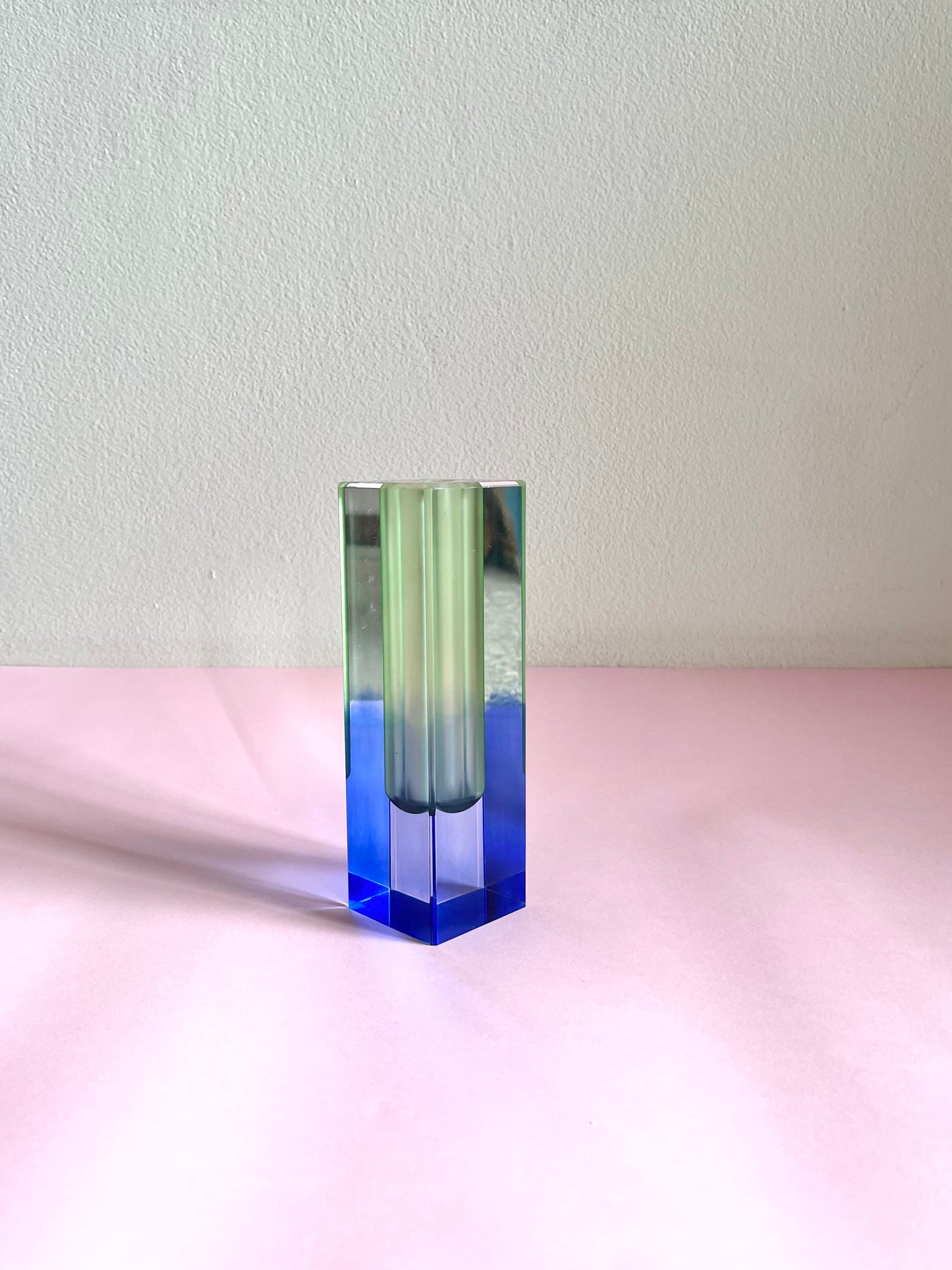 ACRYLIC FLOWER BLUE/GREEN VASE
