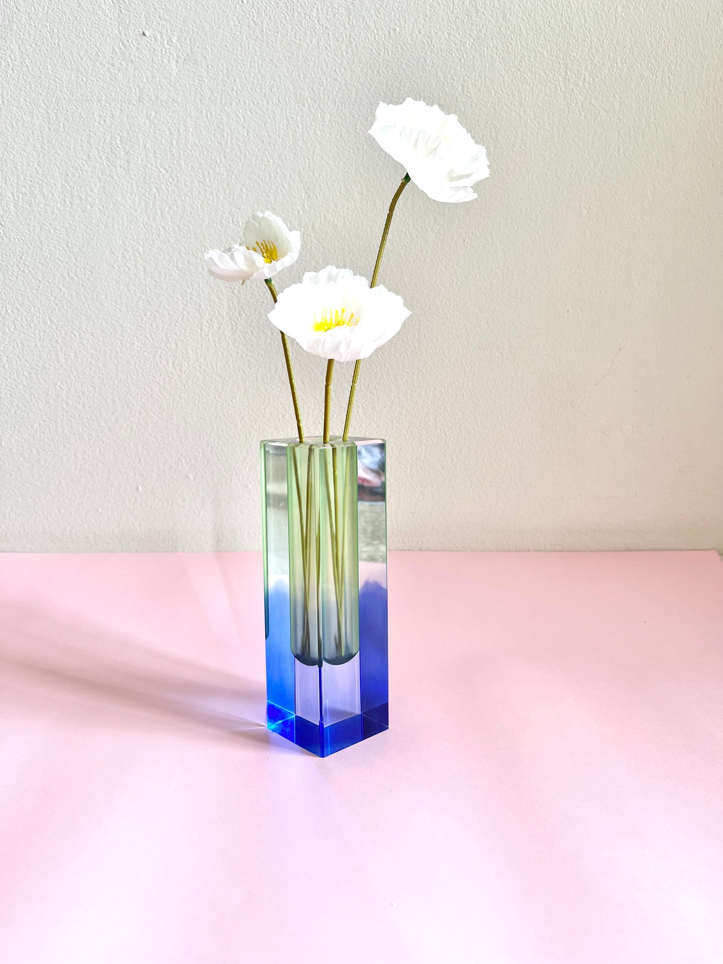 ACRYLIC FLOWER BLUE/GREEN VASE