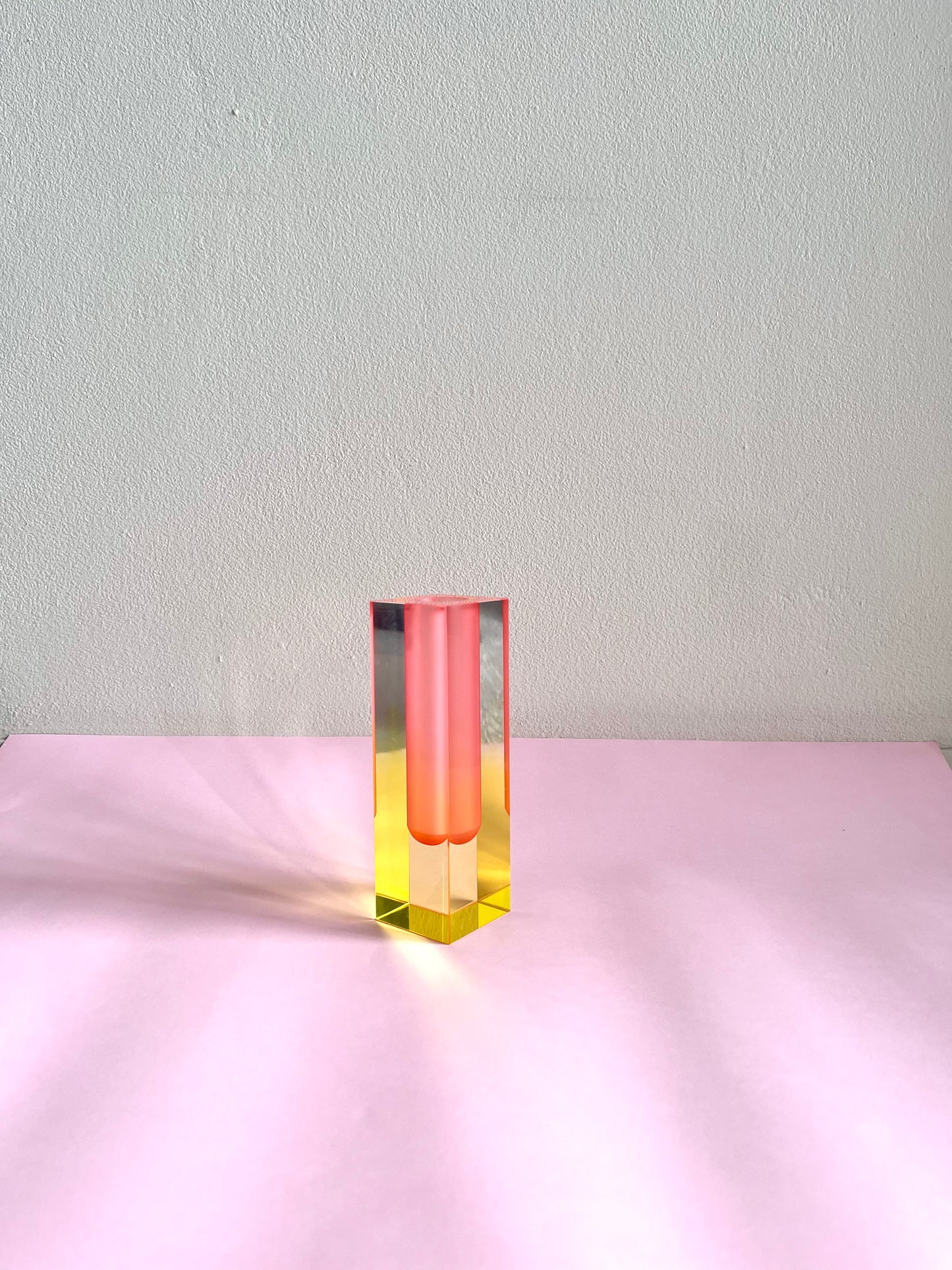 ACRYLIC FLOWER YELLOW/PINK VASE