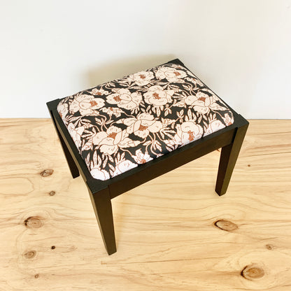 DAISY DANCE FOOTSTOOL