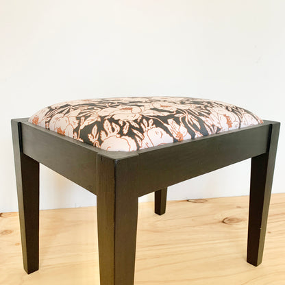 DAISY DANCE FOOTSTOOL