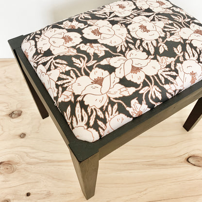 DAISY DANCE FOOTSTOOL