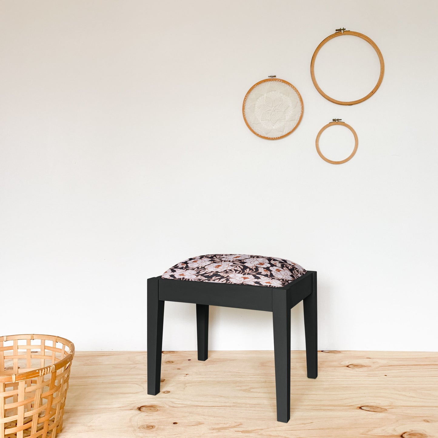 DAISY DANCE FOOTSTOOL