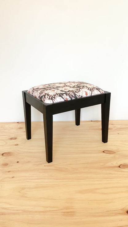 DAISY DANCE FOOTSTOOL