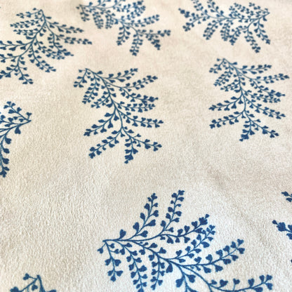 DELICATE HALLWAY BENCH