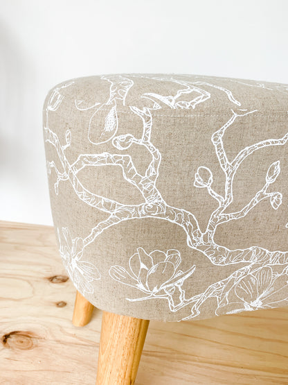 CHICK MAGNOLIA OTTOMAN